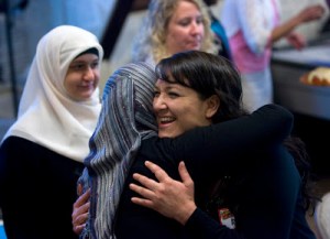 american-muslim hug